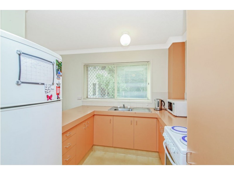 4/10 Brisbane Road, Labrador QLD 4215