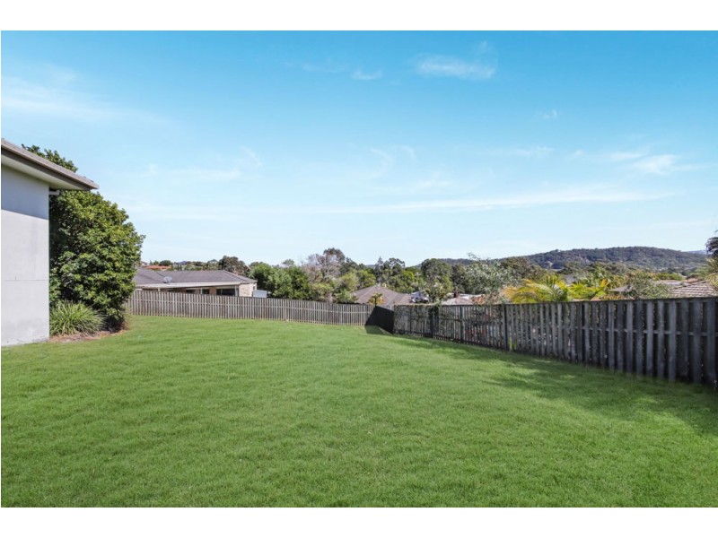 6 Cobbler Place, Pacific Pines QLD 4211