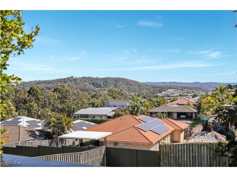 6 Cobbler Place, Pacific Pines QLD 4211