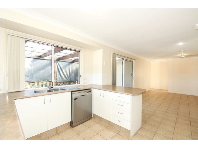 6 Cobbler Place, Pacific Pines QLD 4211