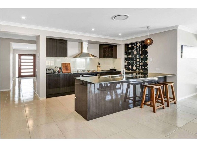 3 Kinglake Crescent, Pimpama QLD 4209