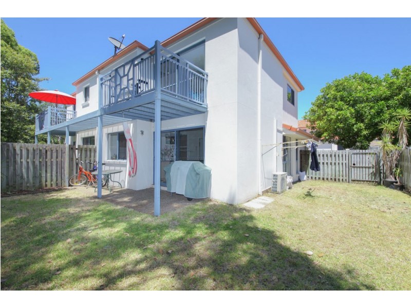 30/2 Studio Drive, Pacific Pines QLD 4211