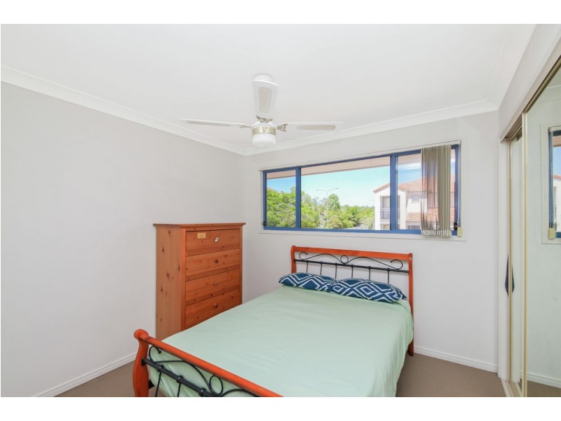 30/2 Studio Drive, Pacific Pines QLD 4211