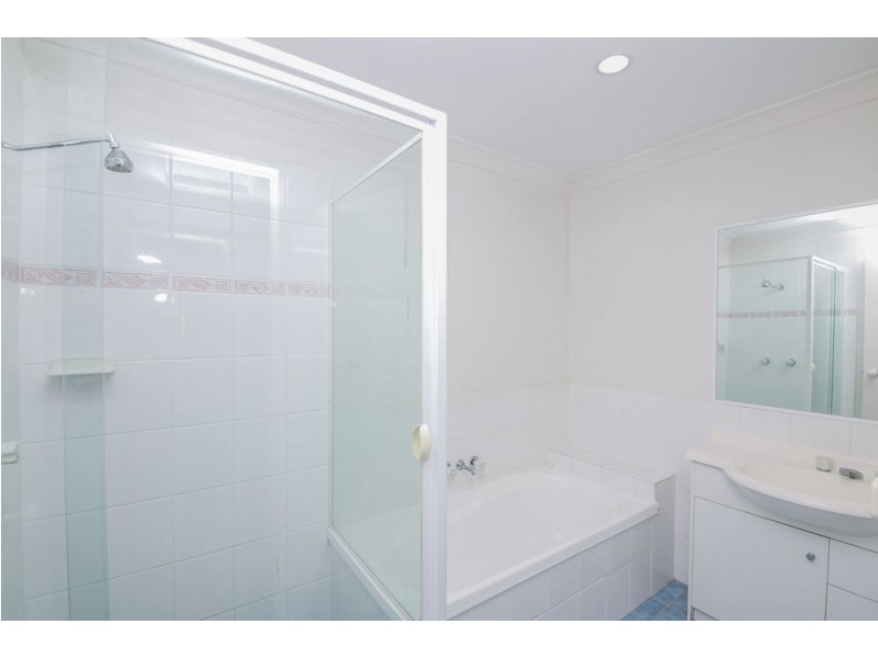 30/2 Studio Drive, Pacific Pines QLD 4211