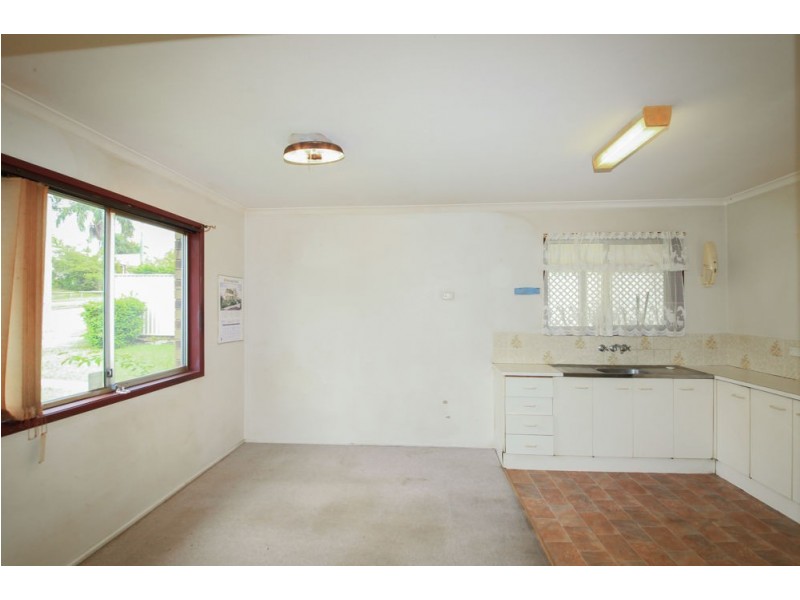 177 Whiting Street, Labrador QLD 4215