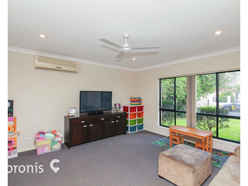 16 Ontario Ct, Oxenford QLD 4210