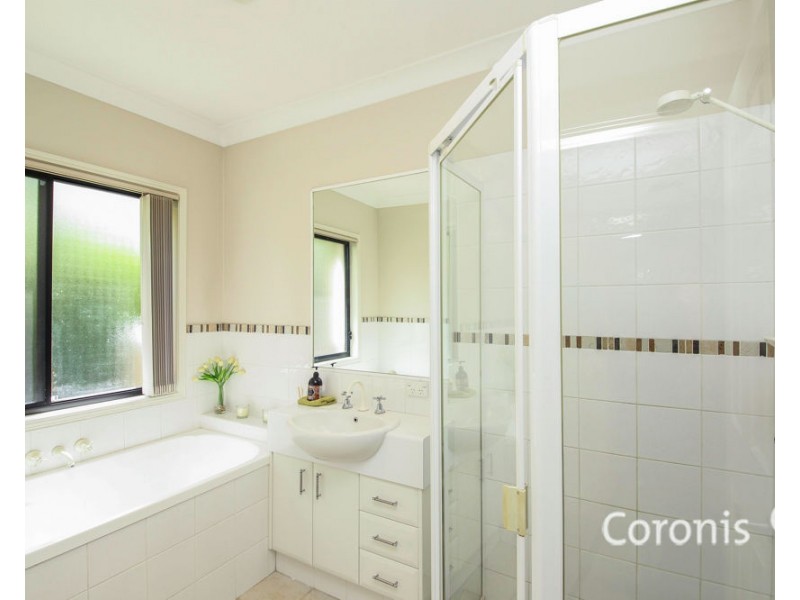 16 Ontario Ct, Oxenford QLD 4210