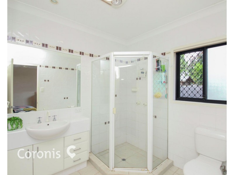 16 Ontario Ct, Oxenford QLD 4210