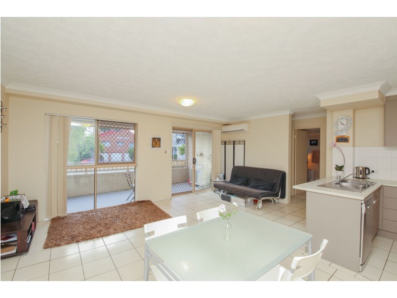 1/17 Lather Street, Southport QLD 4215