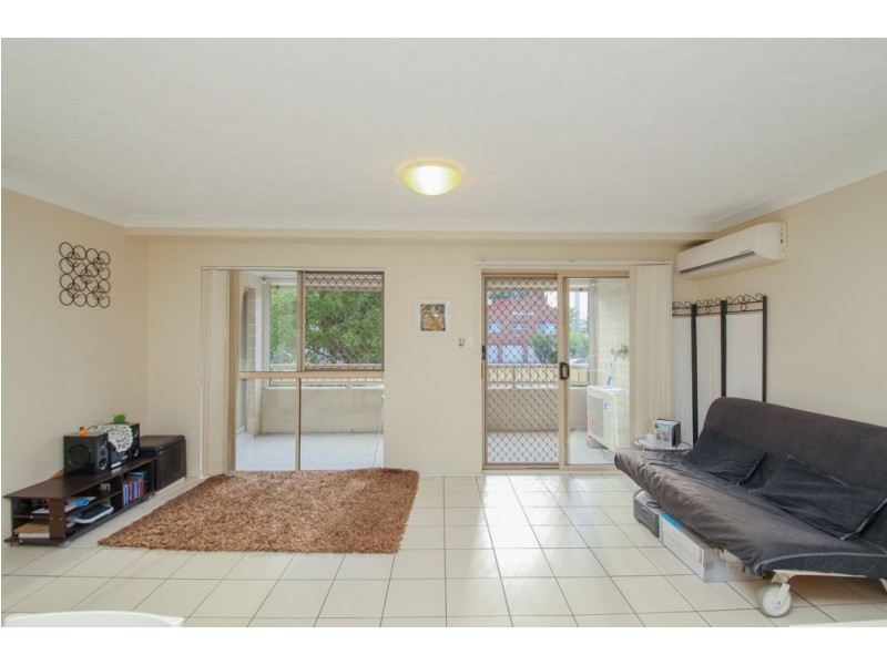 1/17 Lather Street, Southport QLD 4215