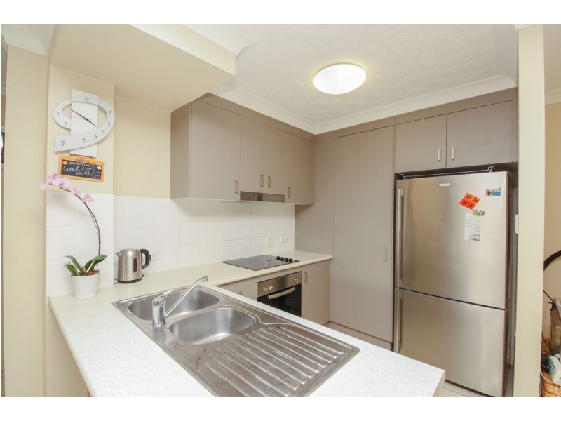 1/17 Lather Street, Southport QLD 4215