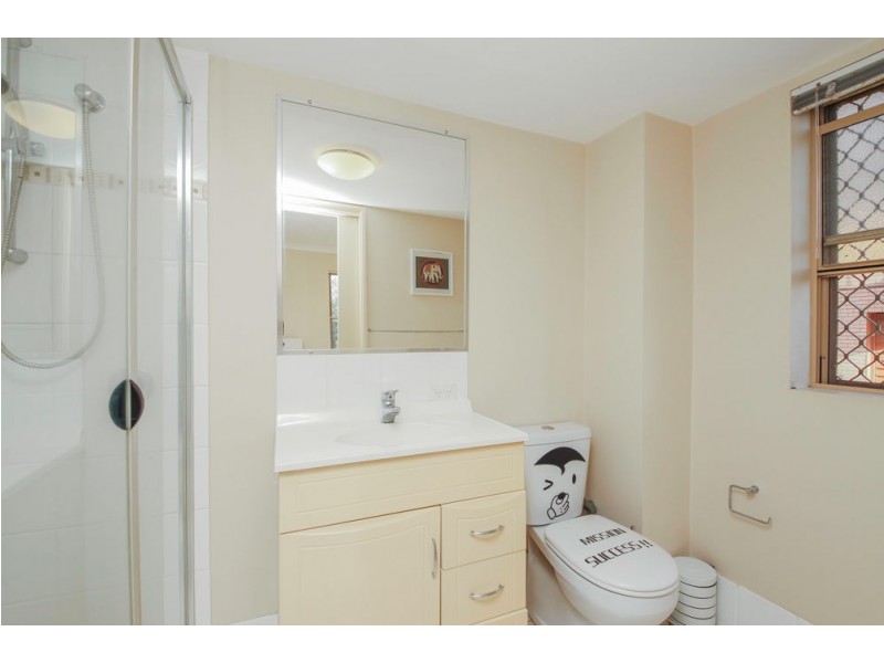 1/17 Lather Street, Southport QLD 4215