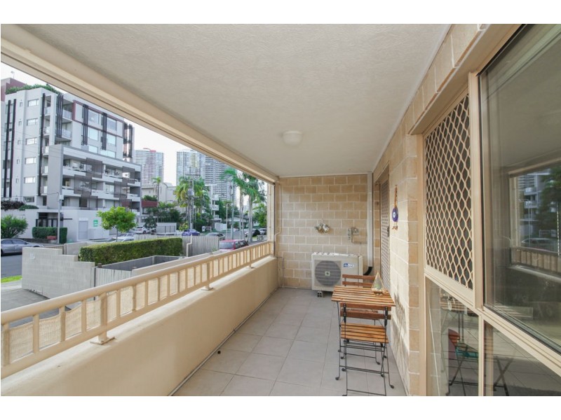 1/17 Lather Street, Southport QLD 4215