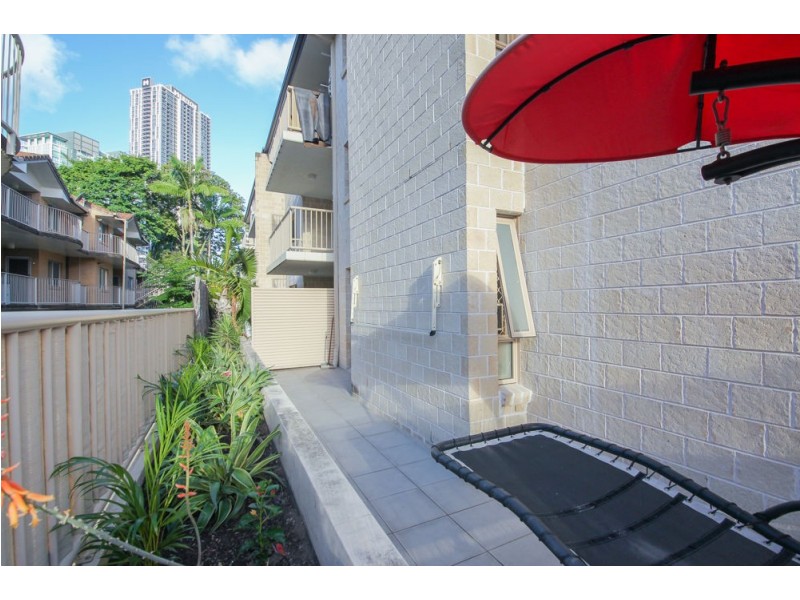 1/17 Lather Street, Southport QLD 4215