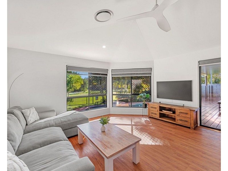 13 Edgeworth Place, Helensvale QLD 4212