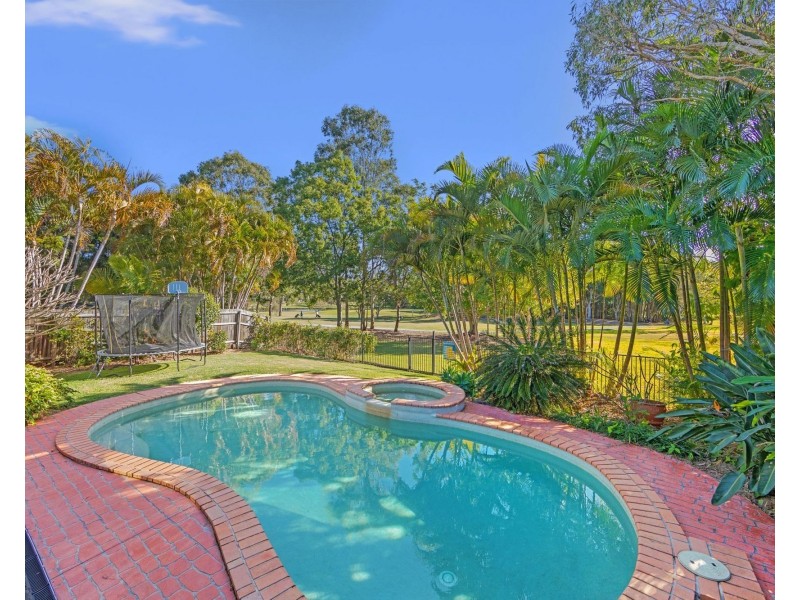 13 Edgeworth Place, Helensvale QLD 4212