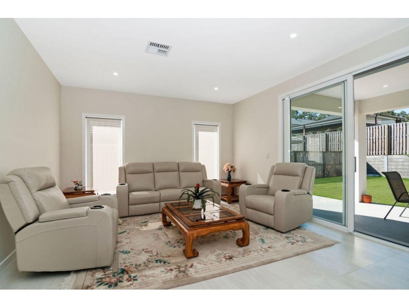 23 Melville Drive, Pimpama QLD 4209