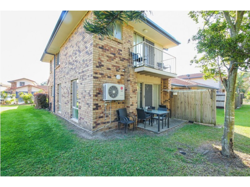 8/11 Waterford Court, Bundall QLD 4217