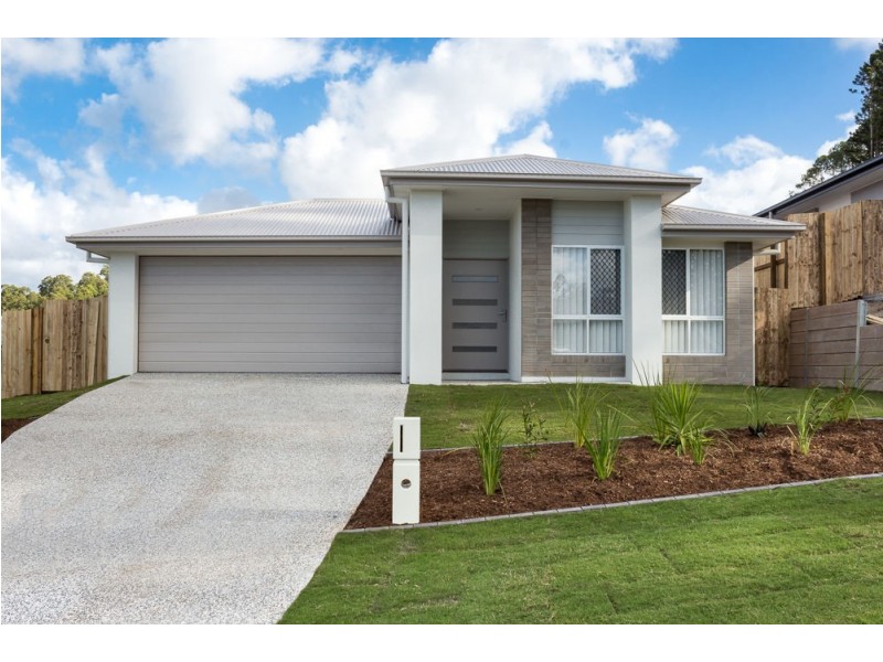 19 Plum Pine St, Maudsland QLD 4210