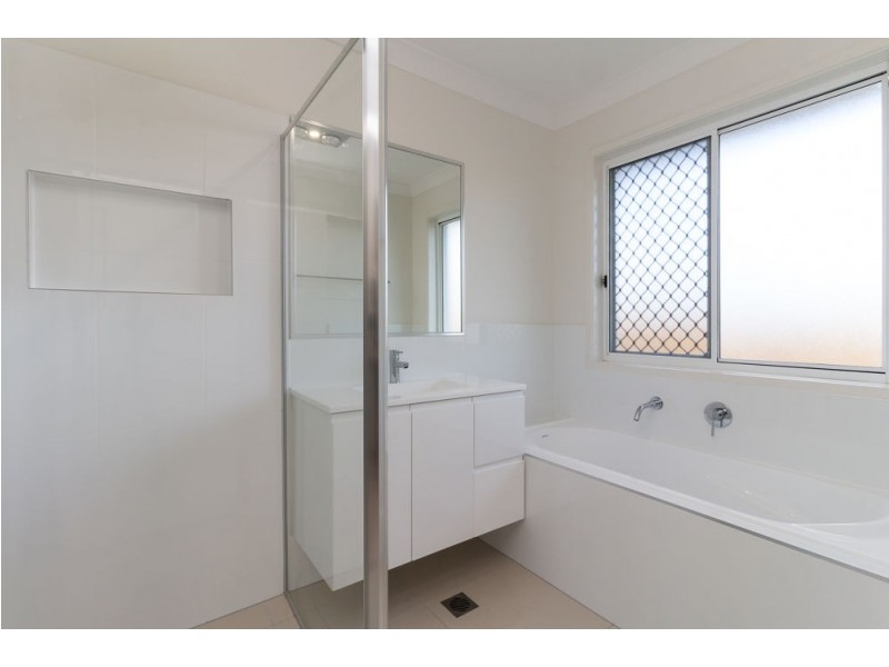 19 Plum Pine St, Maudsland QLD 4210