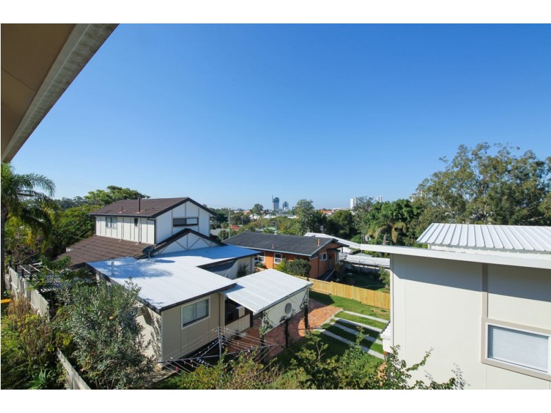 94 Johnston St, Southport QLD 4215