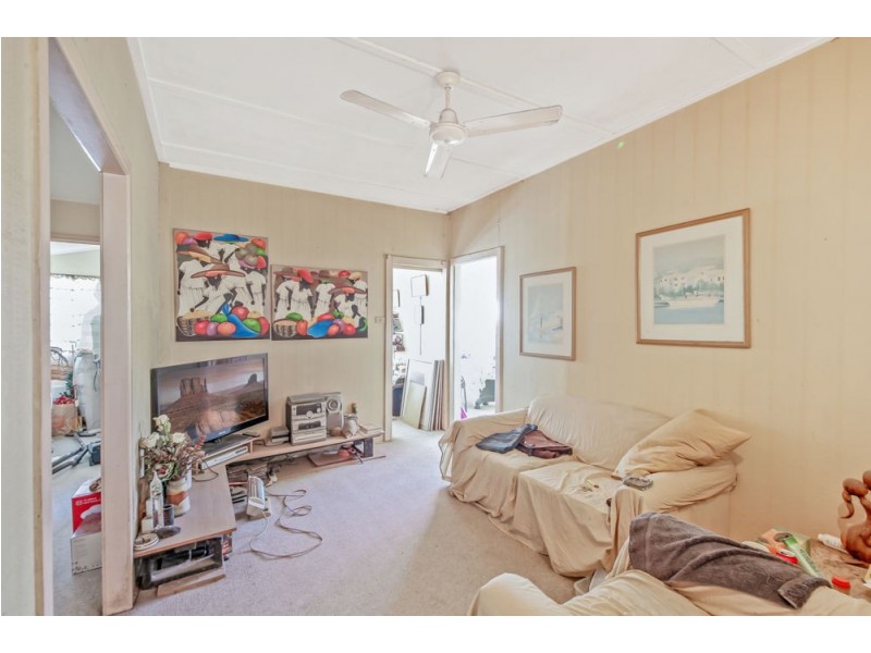 94 Johnston St, Southport QLD 4215