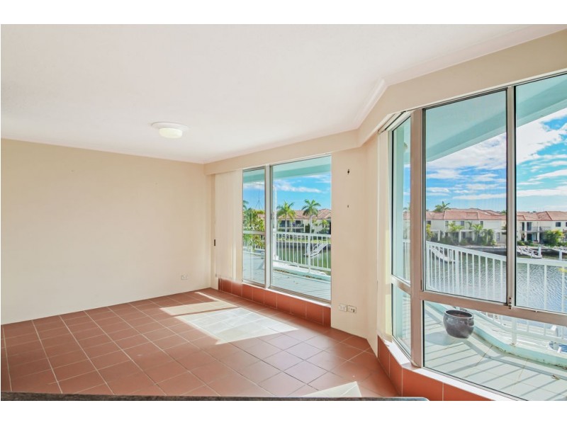 35/75-77 Morala Avenue, Runaway Bay QLD 4216