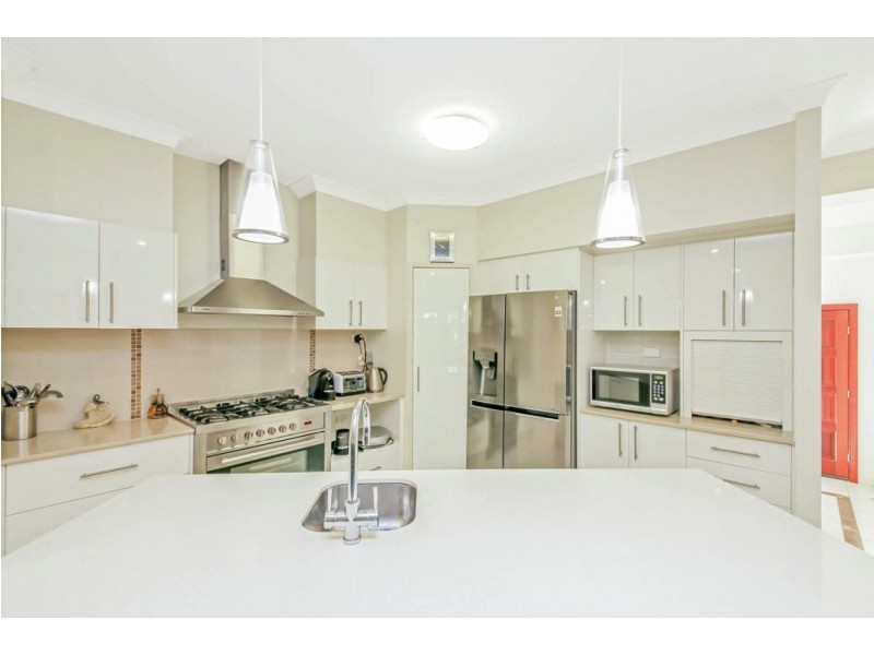 6 Picnic Creek Drive, Coomera QLD 4209