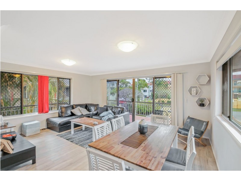 4/37 Burra Street, Chevron Island QLD 4217