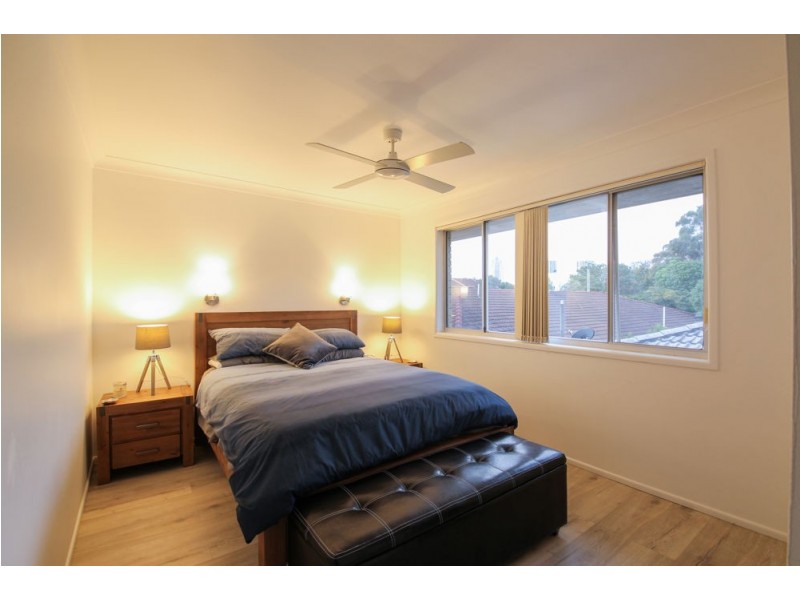 4/37 Burra Street, Chevron Island QLD 4217