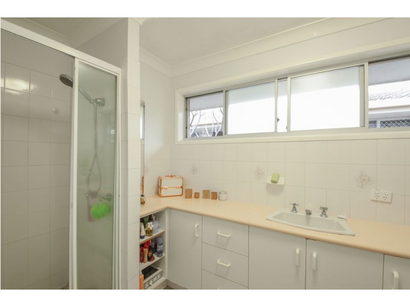 4/37 Burra Street, Chevron Island QLD 4217