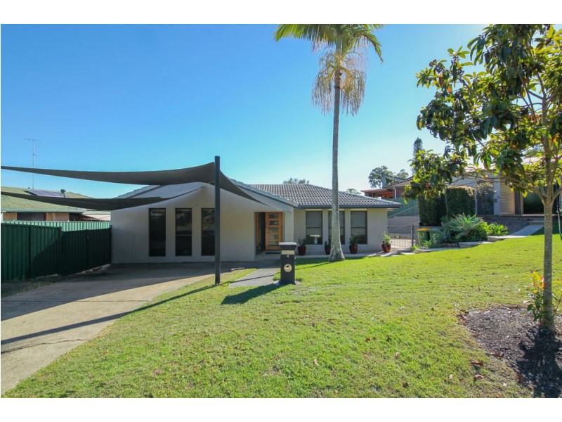 4 Kittani Crescent, Ashmore QLD 4214