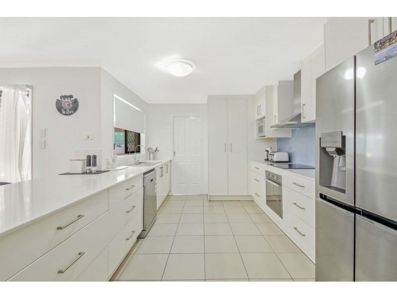 4 Kittani Crescent, Ashmore QLD 4214