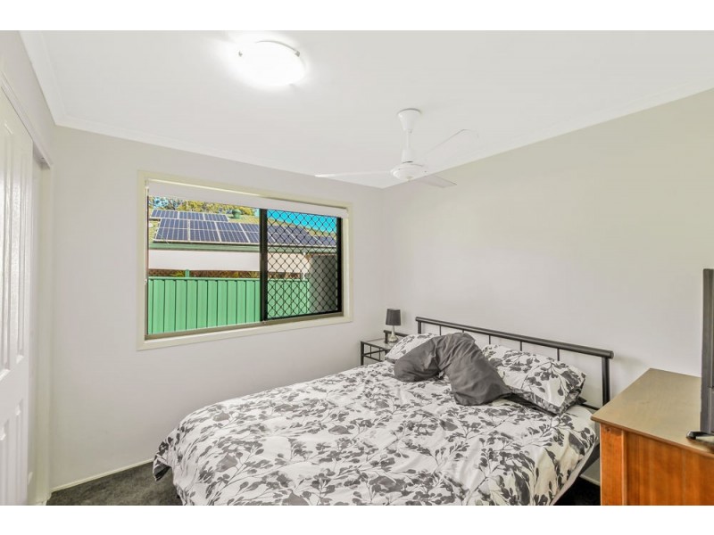 4 Kittani Crescent, Ashmore QLD 4214
