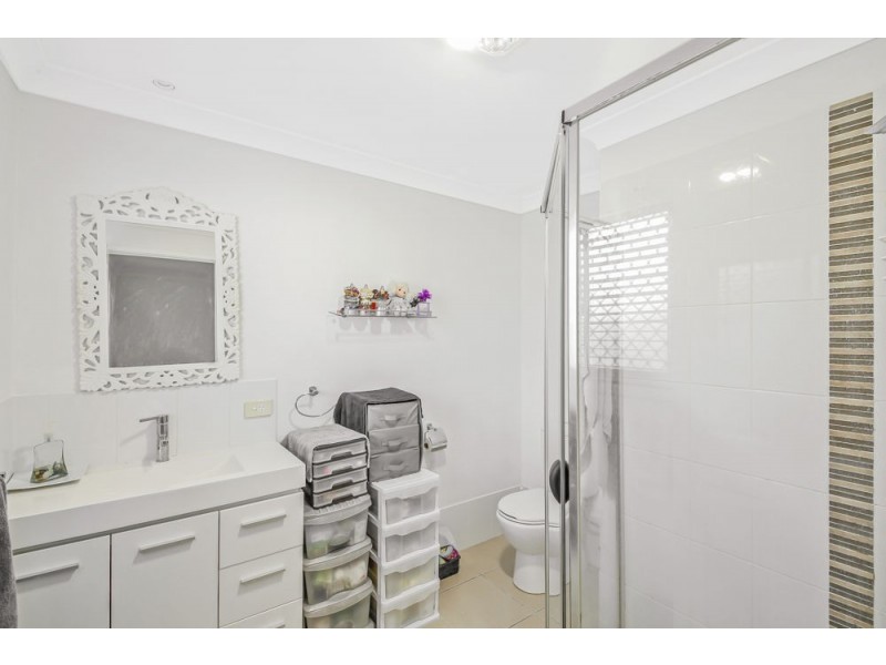 4 Kittani Crescent, Ashmore QLD 4214