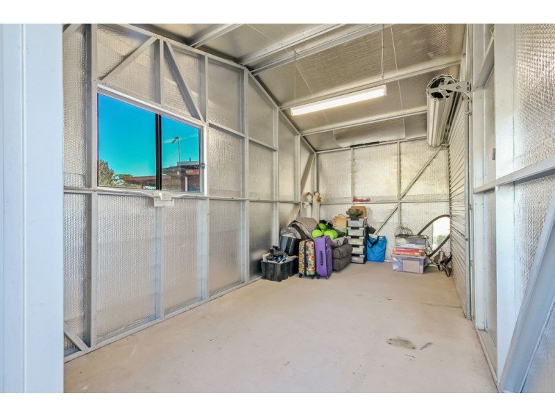 4 Kittani Crescent, Ashmore QLD 4214