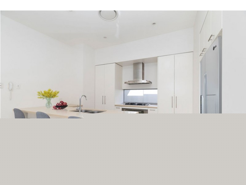 9130 Peter Senior Drive, Hope Island QLD 4212