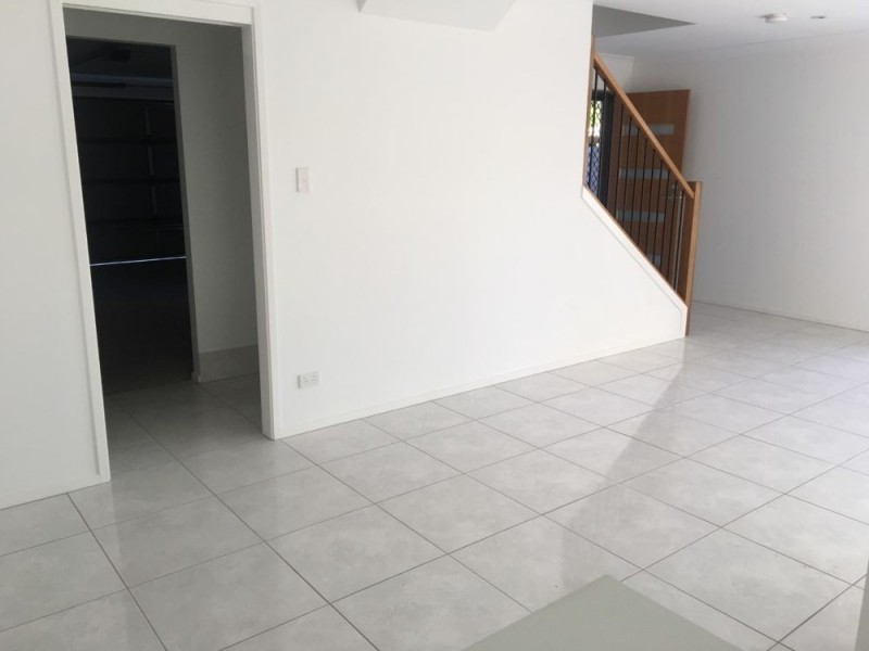 2/28 Fortune Street, Coomera QLD 4209