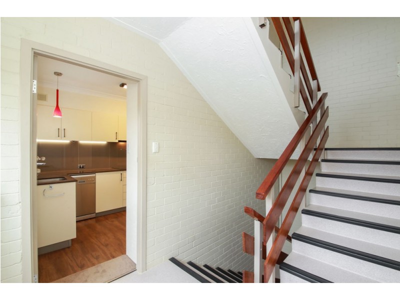 6/16-18 Golfers Crescent, Tamborine Mountain QLD 4272