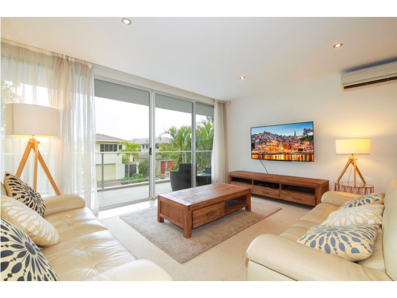 3201/2 Activa  Way, Hope Island QLD 4212