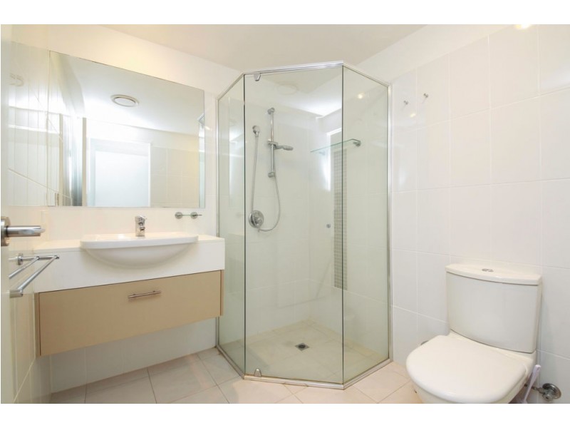 3201/2 Activa  Way, Hope Island QLD 4212