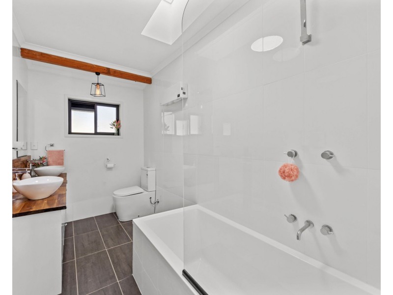 33 Darwalla Road, Mount Nathan QLD 4211