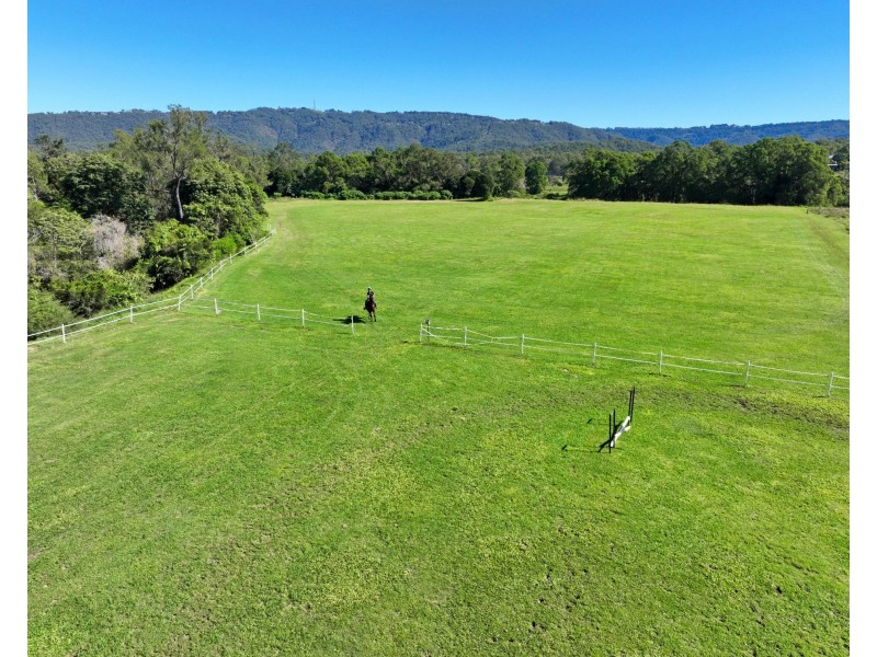 33 Darwalla Road, Mount Nathan QLD 4211