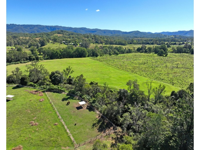 33 Darwalla Road, Mount Nathan QLD 4211