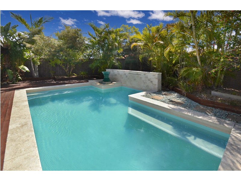 4 Xavier Place, Oxenford QLD 4210