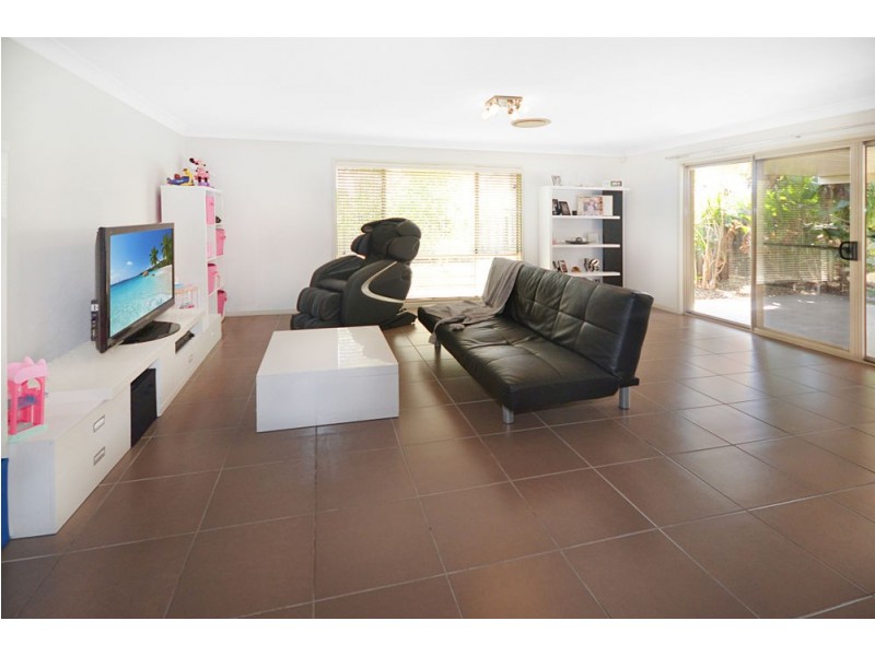 4 Xavier Place, Oxenford QLD 4210