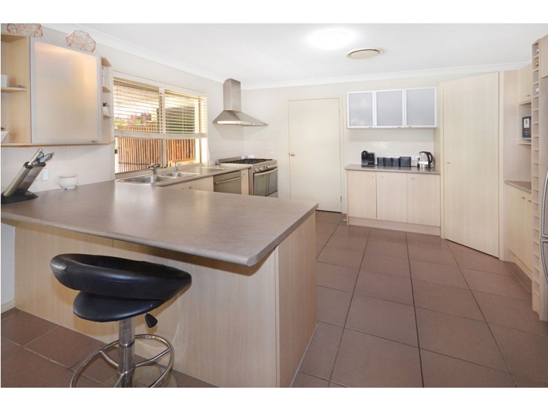 4 Xavier Place, Oxenford QLD 4210