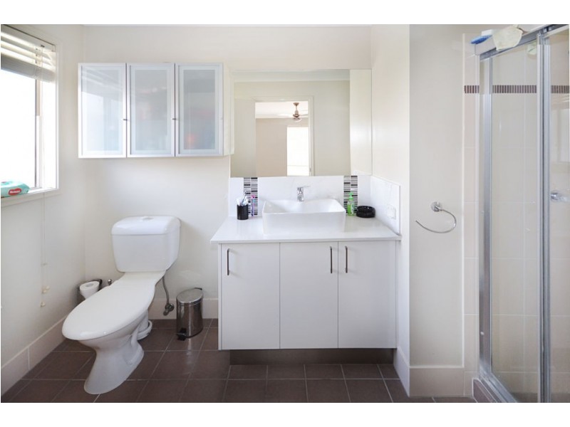 4 Xavier Place, Oxenford QLD 4210