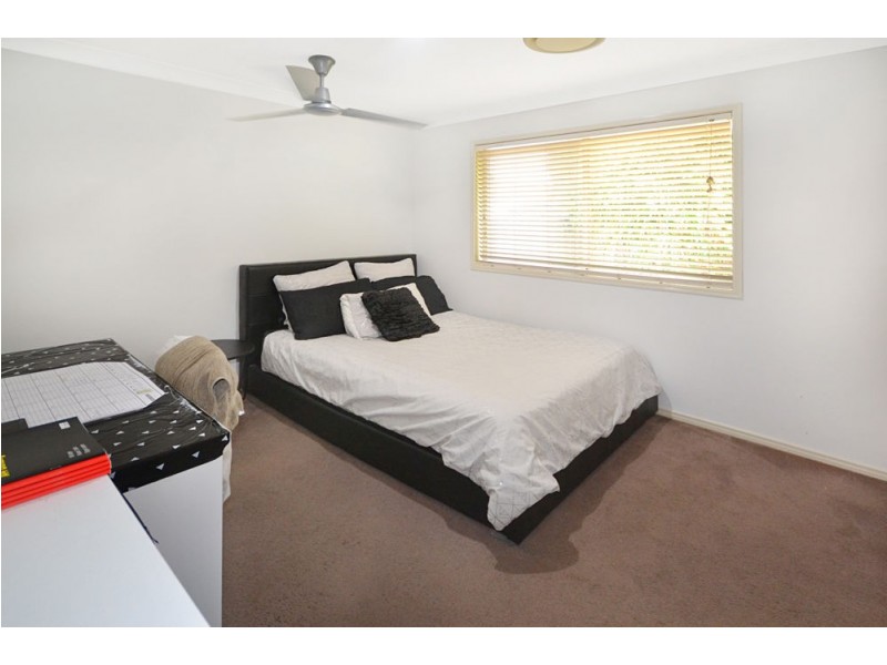 4 Xavier Place, Oxenford QLD 4210