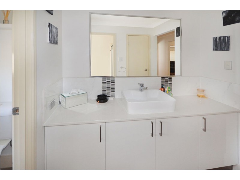 4 Xavier Place, Oxenford QLD 4210